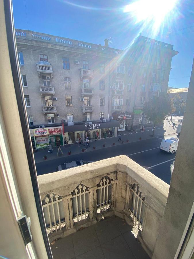 White New Apartments Ultracentral 2-Rooms In The Heart Chişinău Esterno foto