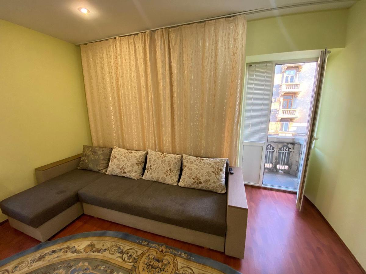 White New Apartments Ultracentral 2-Rooms In The Heart Chişinău Esterno foto