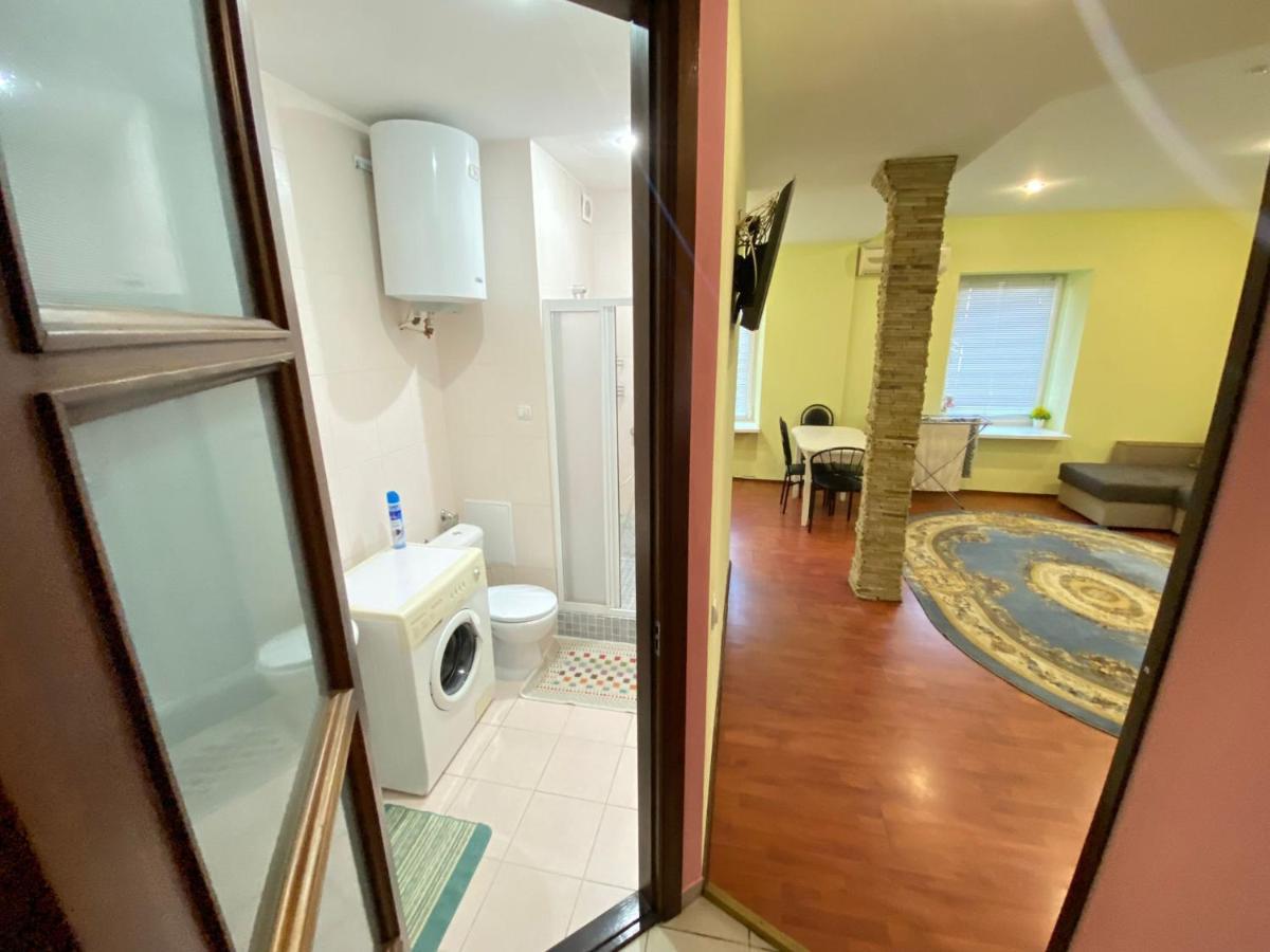 White New Apartments Ultracentral 2-Rooms In The Heart Chişinău Esterno foto