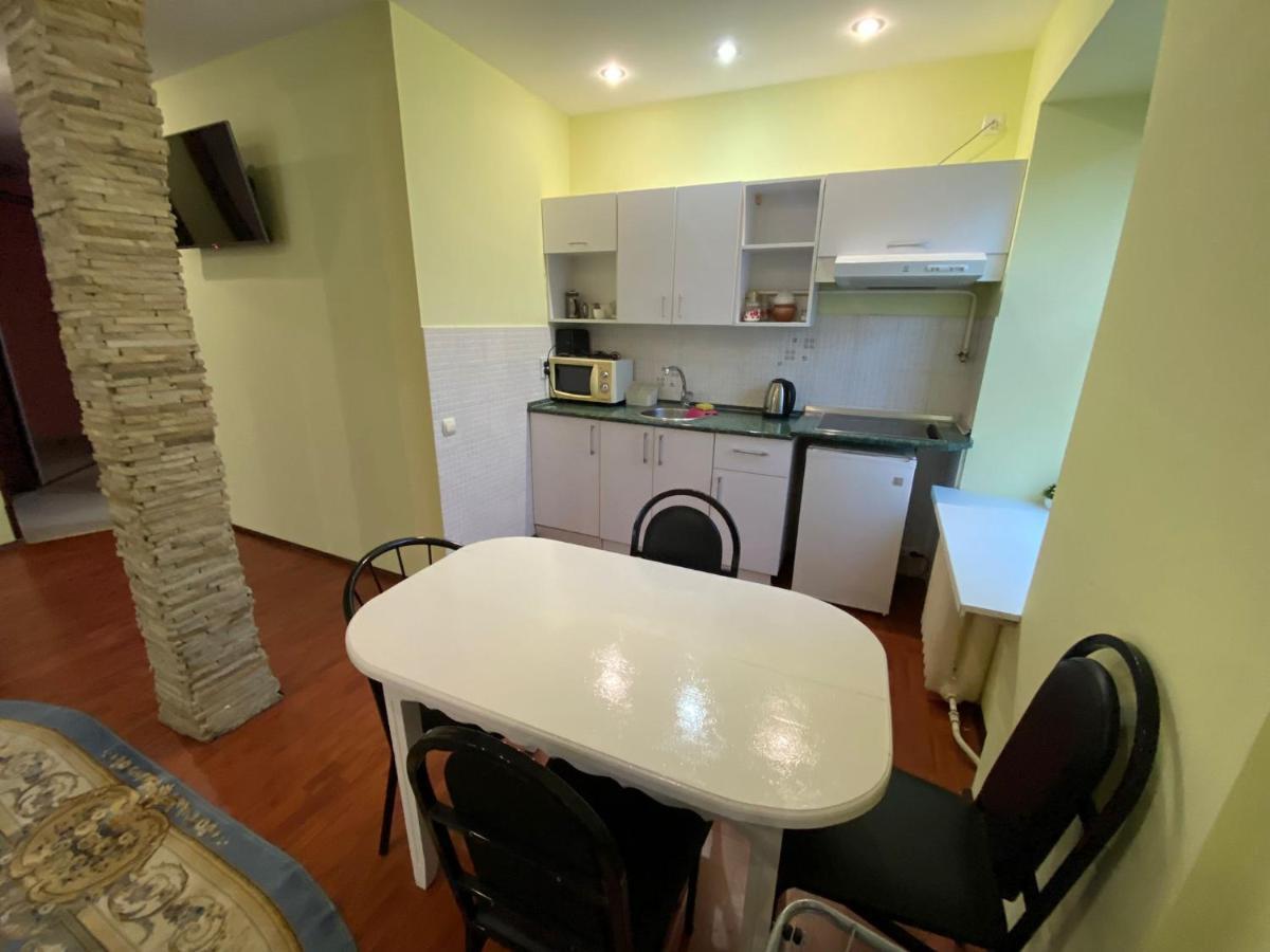 White New Apartments Ultracentral 2-Rooms In The Heart Chişinău Esterno foto