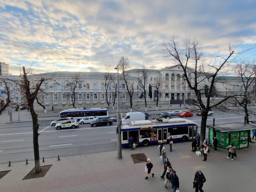 White New Apartments Ultracentral 2-Rooms In The Heart Chişinău Esterno foto