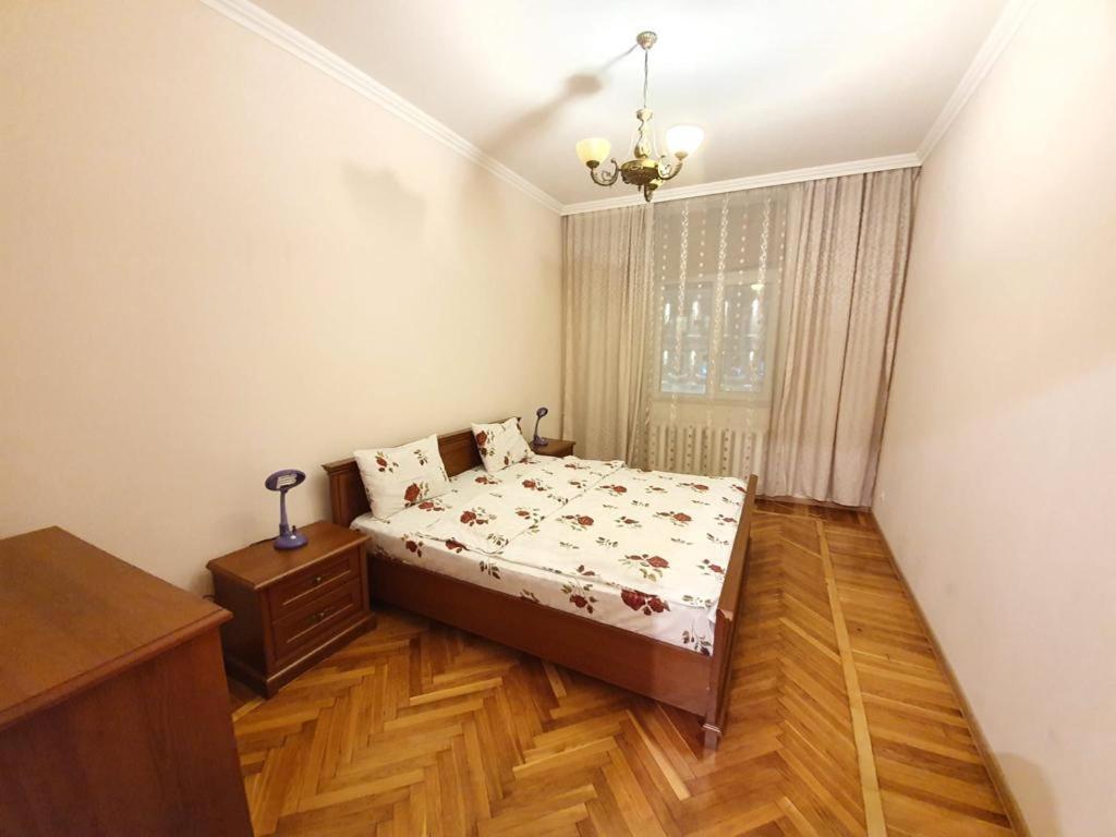 White New Apartments Ultracentral 2-Rooms In The Heart Chişinău Esterno foto