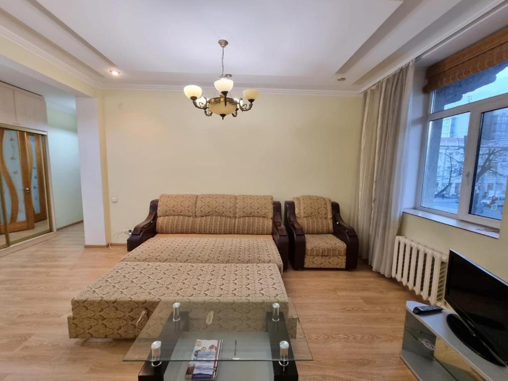 White New Apartments Ultracentral 2-Rooms In The Heart Chişinău Esterno foto